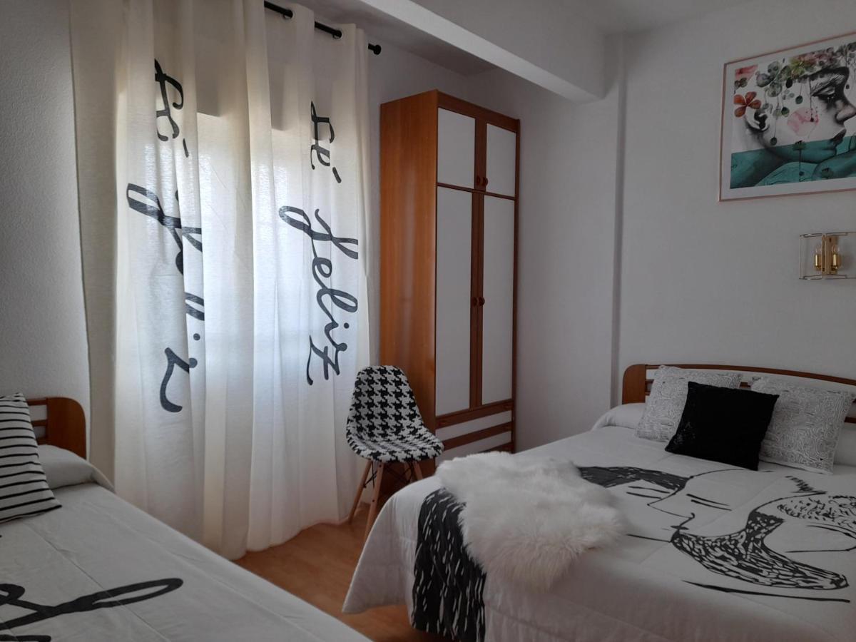 Hostal "Los Chanos El Ruso" Galende ภายนอก รูปภาพ