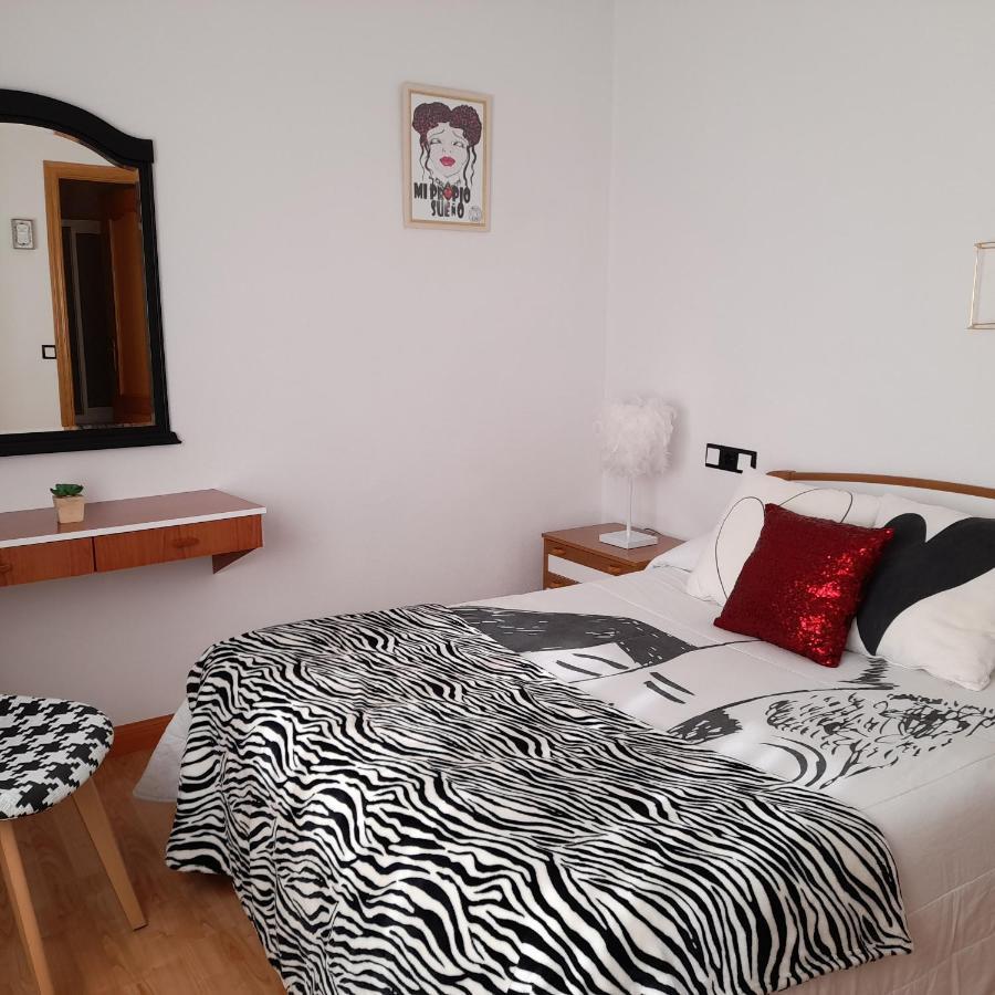 Hostal "Los Chanos El Ruso" Galende ภายนอก รูปภาพ