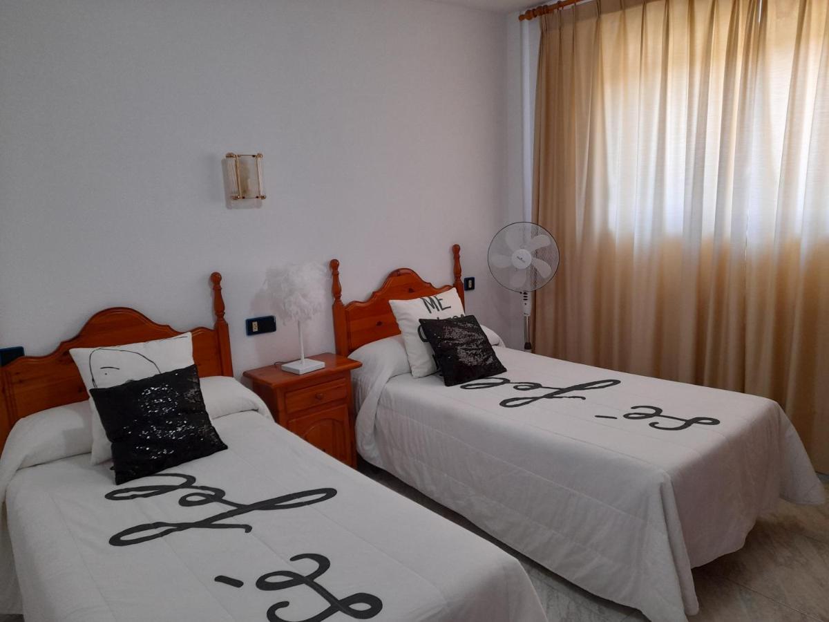 Hostal "Los Chanos El Ruso" Galende ภายนอก รูปภาพ