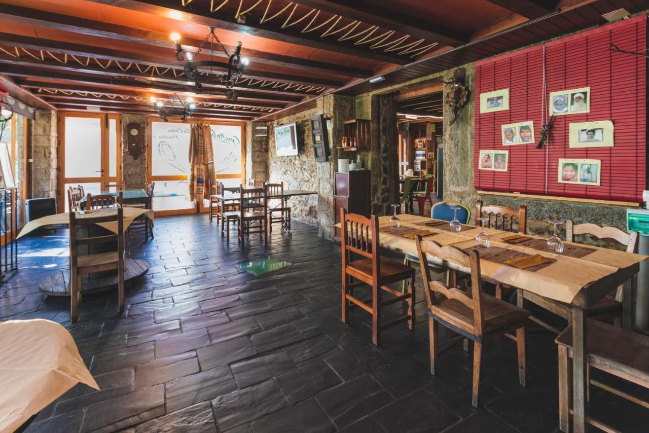 Hostal "Los Chanos El Ruso" Galende ภายนอก รูปภาพ