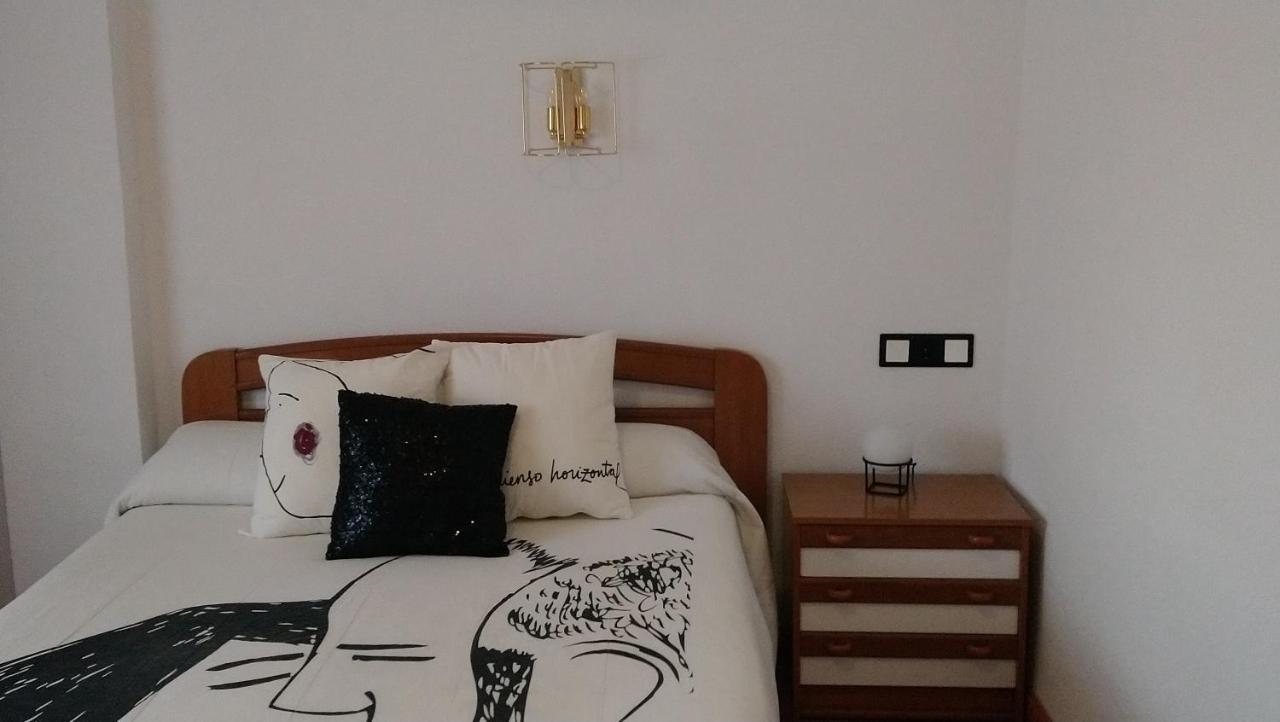 Hostal "Los Chanos El Ruso" Galende ภายนอก รูปภาพ